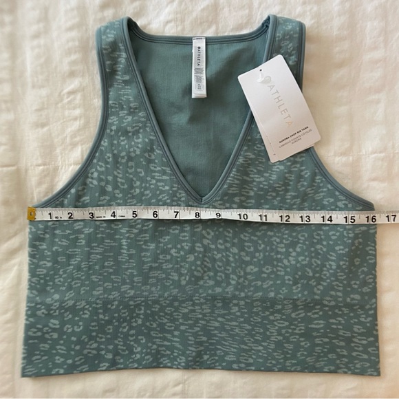 Athleta Blue Cheetah Print Aurora Seamless Crop Rib Tank - Picture 15 of 16